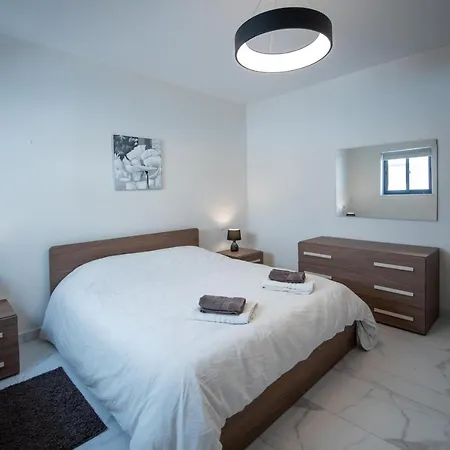 Seaside Luxury Apartment