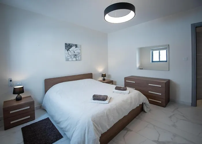 Seaside Luxury Apartment